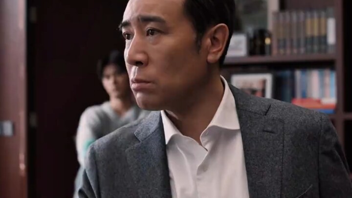 عالم العمل قاسٍ هكذا: من يرفض تحمل المسؤولية عن الآخرين لا قيمة له على الإطلاق.