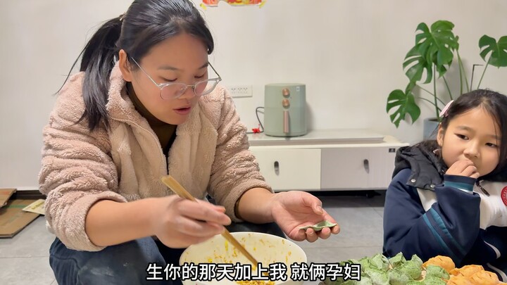 Ba bát cũng đã đi giày da nhỏ rồi