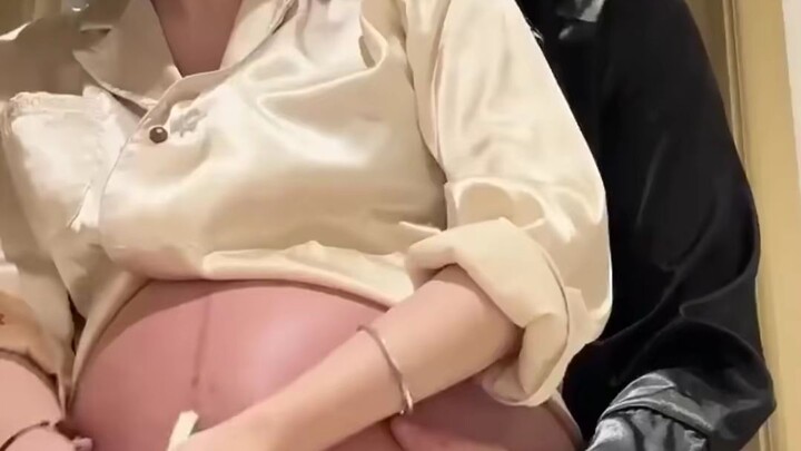 55 Vợ mang tkai 7 tháng không thể gần gũi. Thế là người đàn ông