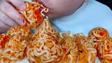 [ASMR][Food]Chewing sounds of eating Hot Chicken Flavour Ramen