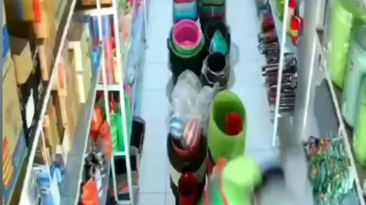 malah mau parkir di dalem ๐ฟ