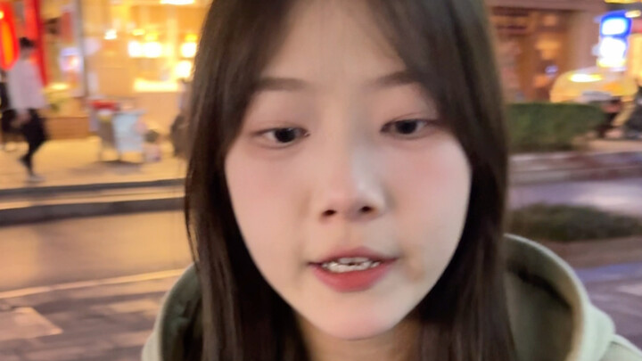 What more do you want from me—how much more? 👀 #Chuan-YuGirl #Dual-PersonalityGirlfriend #Chuan-YuVe