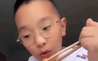 Zhong Meimei works as a hotel receptionist