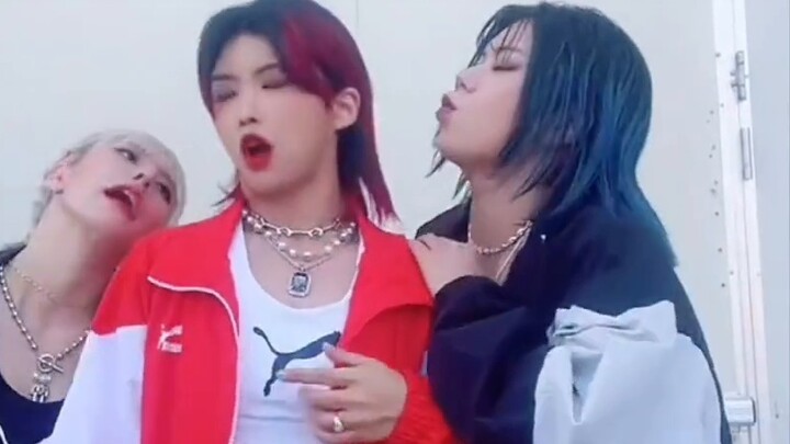 【Aiki&Rageon&Odd】ช่วงนี้พวกนายเป็นอะไรไปเนี่ย กินโคเคนไม่พอเหรอ สุขภาพฉันแย่ๆ คงเป็นเพราะพวกนายนั่นแ