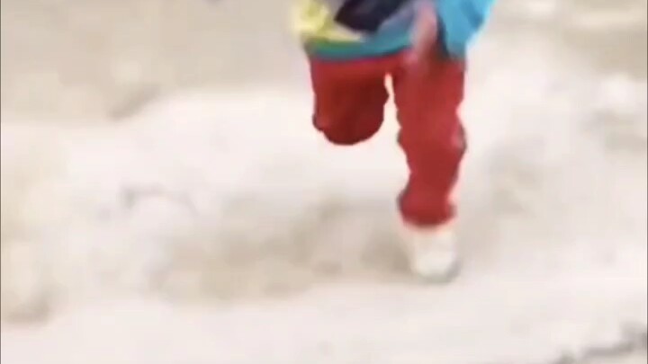 She showed me off three times in just over ten seconds.