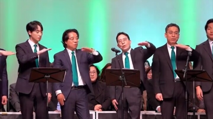 Ewha Womans University Professor Performs a Sing-and-Dance Version of “Whiplash”