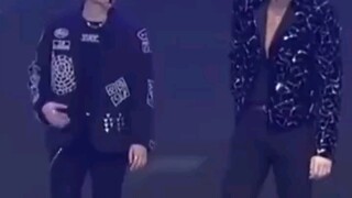 [EXO] Hòa mình vào giai điệu chỉ trong một giây – Về sự hiện diện trên sân khấu của nhóm