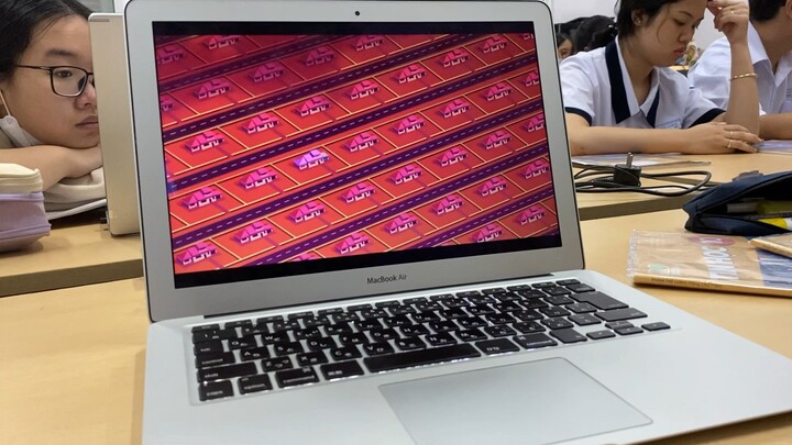 Oggy và nhg chú gián =)) học hành gì tầm này