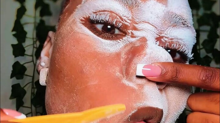 تسويق المؤثرين في الخارج | مدونة جمال وعناية بالبشرة عالمية تجمع بين ASMR لتجعلك تشعر بإزالة شعر الو