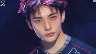 أحدث أغنية عودة لفرقة Straykids هي CEREMONY، وهي مرحلة الترويج للأغنية