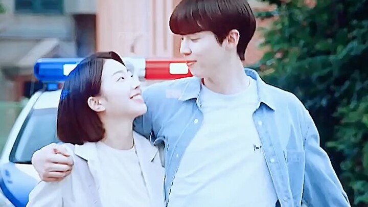 Sếp trực tiếp hóa ra lại là bạn gái cũ của mình, đôi oan gia vui nhộn