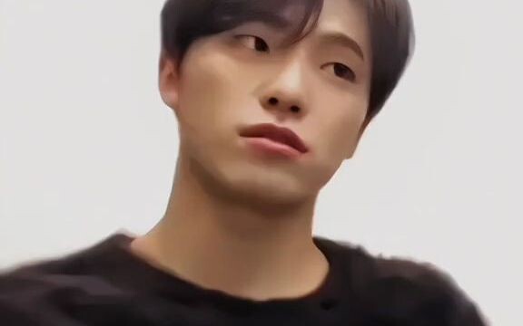 سيفينتين ون جون هوي ولي تشان "الكسلان يتحدث الصينية" و"جياومين جون فاي يتعلم الصينية" كيو رائع!