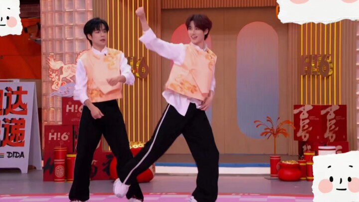 พี่ติงเต้นจู่โจม เรียกได้ว่าอยู่ในเซฟโซนเลย ใช้สกิลใหญ่ตลอดทั้งเกม