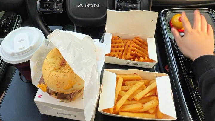 No one told me his burgers were this delicious too