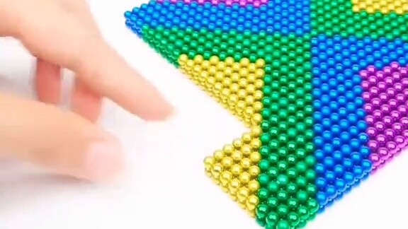 =Berkonsentrasilah pada mengingat hal-hal yang membahagiakan.