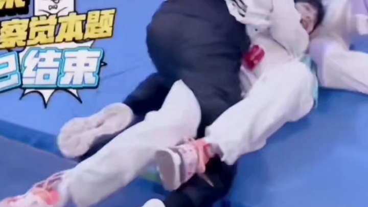 #Tân Lâm# Từ nhỏ đến lớn, cáo luôn áp đảo thỏ như thế này