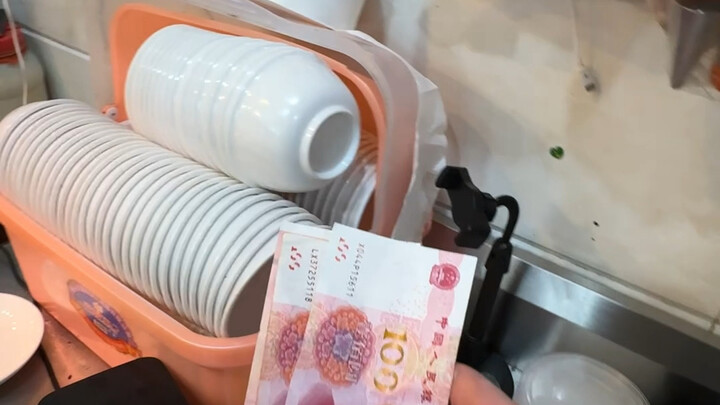 الحياة مليئة بالصعود والهبوط. قبل بضع سنوات، أصيب عمي بالنقرس، ثم تعرض لحادث سيارة العام الماضي. كان