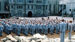 Prisoners Turn Into an Army Under The Command of a General Who Plans to Take Over The Prison