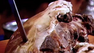 วิธีลงคะแนนเสียงที่มีเฉพาะบนทุ่งหญ้า ใช้มีดปักลงบนเนื้อวัวเพื่อแสดงการเห็นด้วย และปักลงบนเนื้อแกะเพื