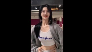 生活不易，硕士卖艺，“甜御”天花板“杂鱼川”，曼妙的舞姿扭到了我的心里！