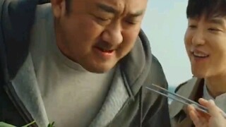 chàng lực sĩ khỏe mạnh