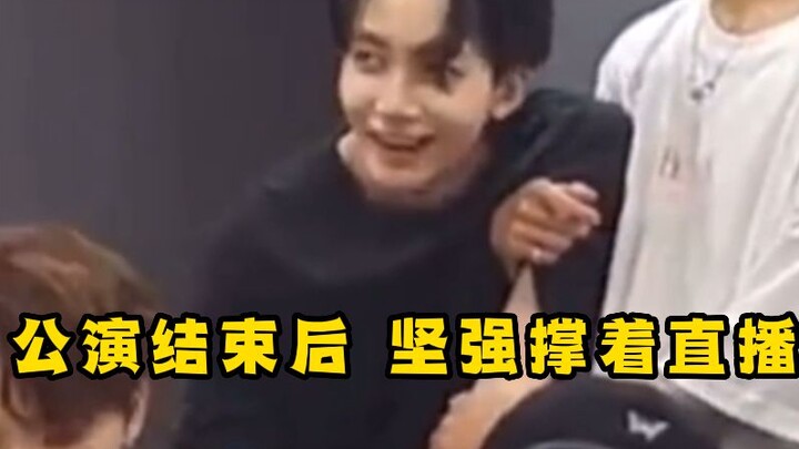 يُلقَّب بمعجزة طبية؟ يُظهر احترامه للمسرح واستمتاعه به!