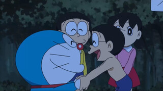 Beruang yang gegabah tidak bisa hidup tanpa Dora kecil