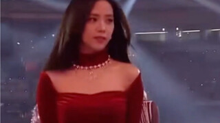 【BLACKPINK】 Cảnh quay 5 giây của Jisoo khiến khán giả kinh ngạc và đứng đầu danh sách tìm kiếm thịnh