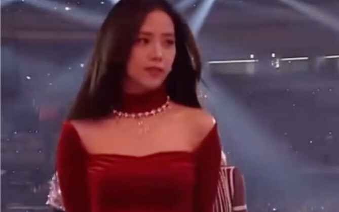 【BLACKPINK】 Cảnh quay 5 giây của Jisoo khiến khán giả kinh ngạc và đứng đầu danh sách tìm kiếm thịnh