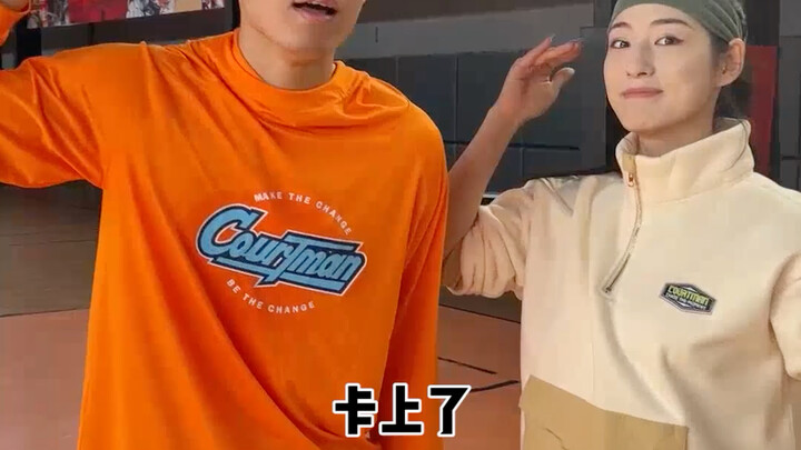 มาดู ‘สองซิมสองสแตนด์บาย’ ที่แรงที่สุดแห่งปีกัน! ทำไมมันดูไม่ค่อยเหมือนคู่รักยิงบาสกันเลยนะ??