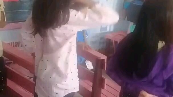 Learning how to sing Lupang Hinirang (learning how to kumpas while learning how to sing 😁)