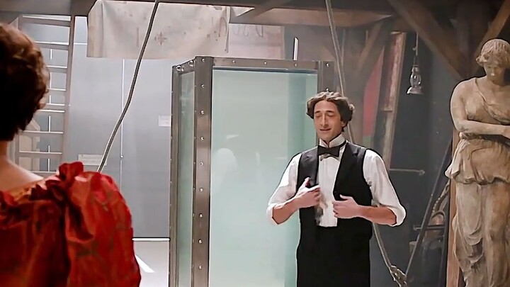 Adapted from a true biography, the legendary life of escape artist Houdini