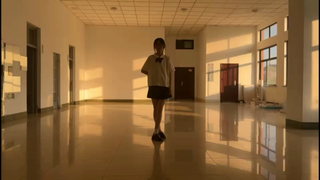 فيديو مراجعة لشخص واحد، ومرة أخرى يرسل القمر الساطع