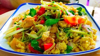 ยำไข่เจียวหมูสับมะม่วงเปรี้ยว รังสรรค์เมนูไข่ให้อร่อยง่ายๆ สไตล์  | ครัวบ้านๆ Channel