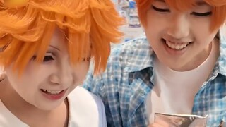 Caught two super cute little suns eating grain together!