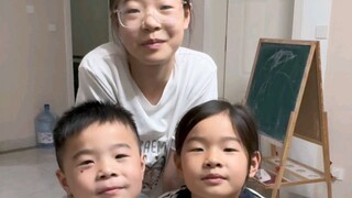 Because their mother is lazy and likes to play, they don't have the opportunity to attend summer cla