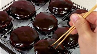 Setelah makan begitu banyak chocolate pie, baru sadar bahwa isinya ternyata terbuat dari marshmallow