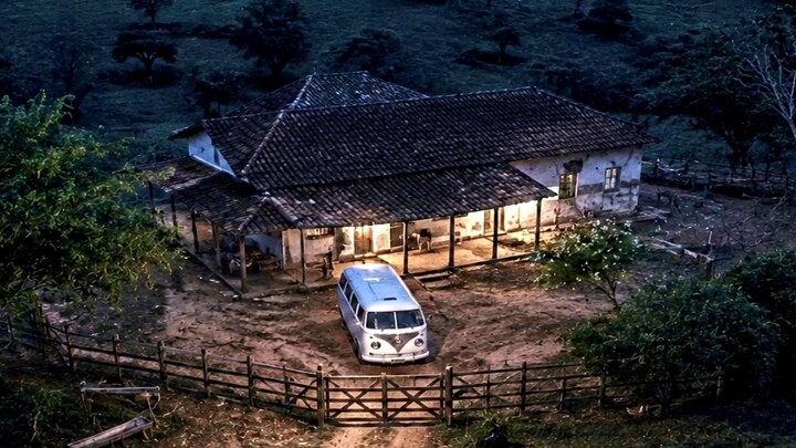 KOMBI AFOGOU NA FRENTE DO LOBISOMEM