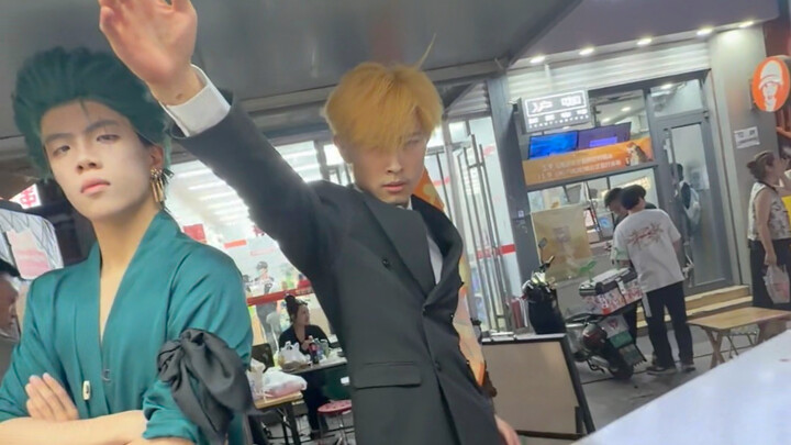 พรุ่งนี้ชุดของลูฟี่มาถึงแล้ว อย่าลืมมาดูกันนะ วันพีซคอสตูมงานใหญ่