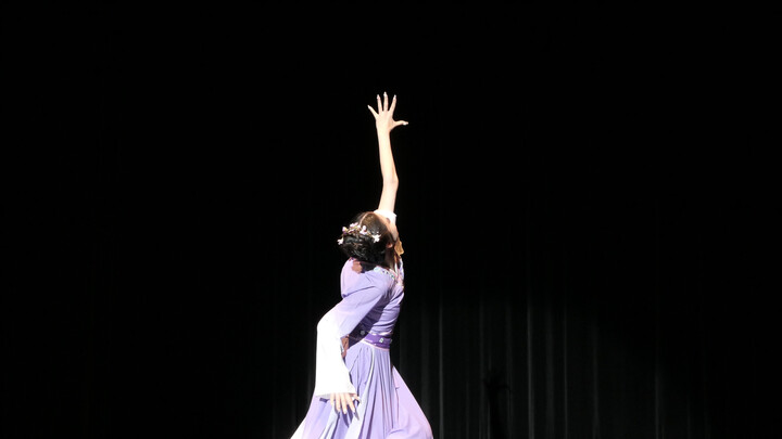 Americans can understand the Emo of Chinese dance! Yi Anzui, the last dance of the US college entran