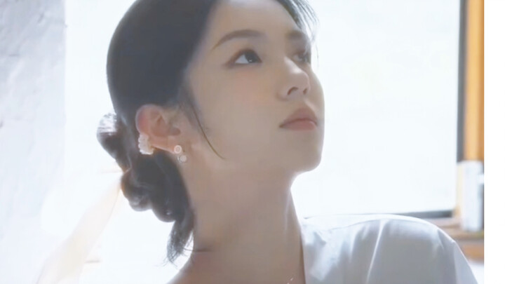 The superb atmosphere of top-level bone structure