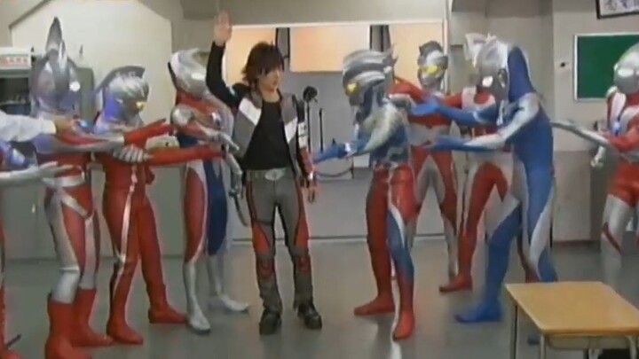 [Ultra Variety Show] Maret 2012 [めちゃ²イケてるッ!] mengumumkan debut potongan Ultraman
