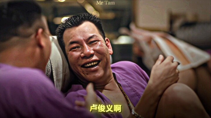 Brother Ji kept swaying left and right, somehow making it to the very end.