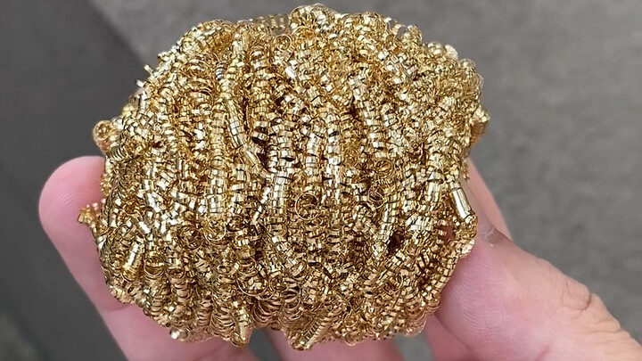 谁家好人用金子刷碗啊