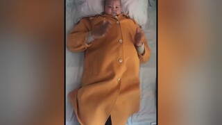 Đúng chuẩn mặt học sinh thân hình phụ huynh trong truyền thuyết 😂 cutebaby funnyvideos babygirl onhavanvui hàihước