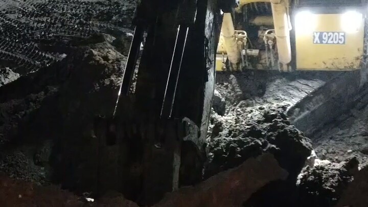 ttp kerja walupun mata ngntuk