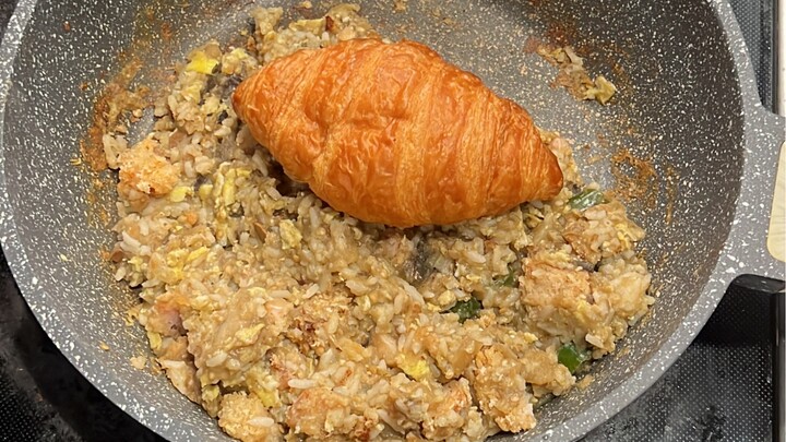 International student’s casual cooking: croissant fried rice