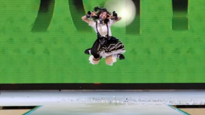 She seems to be dancing with her whole life! More! Jump! More! (More! Jump! More!) Full-song cover d