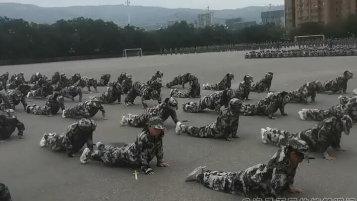 《伪军速成营》