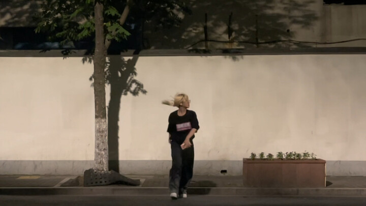 Sometimes I want to do something like this｜Dance like crazy in the moonlight